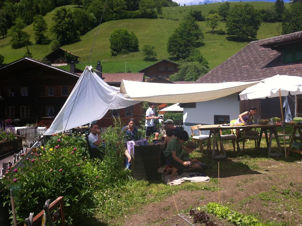 Maison d'hôtes 400-Year-Old Vintage Swiss Chalet à Boltigen Extérieur photo