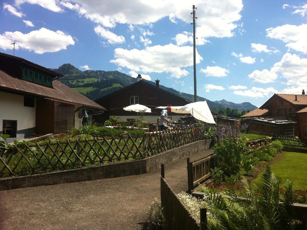 Maison d'hôtes 400-Year-Old Vintage Swiss Chalet à Boltigen Extérieur photo